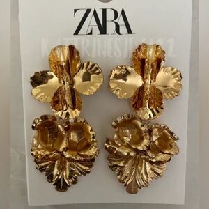 Zara NWT metal floral earrings